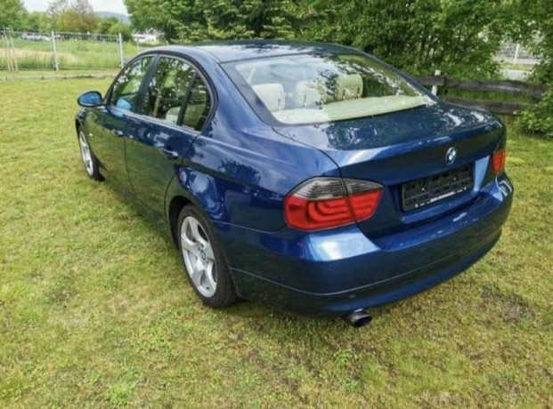 llbyaa-bmw-318i-e90-big-1