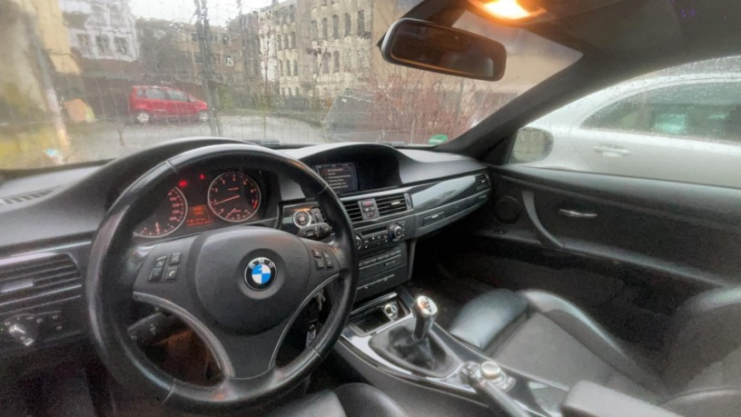 syar-320i-e92-bmw-llbyaa-big-1