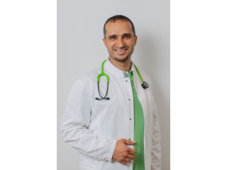 الدكتور ياسر شاروخ دكتور عام عربي في غيلسنكيرشن