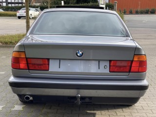 للبيع فقط بدون (مراوس تبديل داكيش ) BMW 520 E34