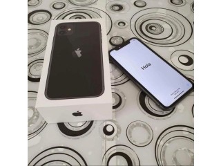 للبيع IPhone 11 استخدام جديد